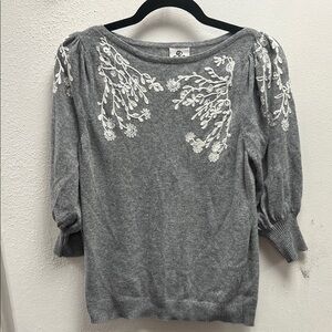 Elegant Gray Women's Sweater with White Detailing